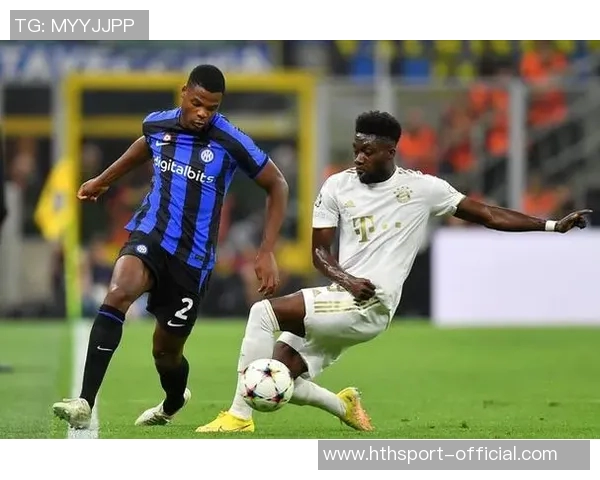 马伦谈与邓弗里斯默契配合称共同训练已久助力球队表现 马伦谈与邓弗里斯默契配合称共同训练已久助力球队表现